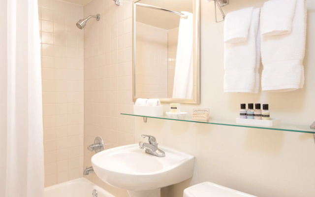 Park Lane Suites and Inn