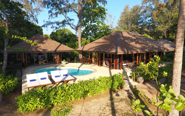 Koh Jum Beach Villas