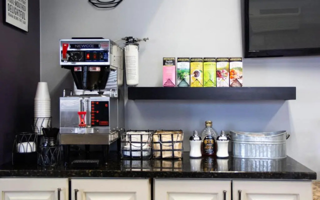 New Victorian Inn & Suites in Sioux City, IA