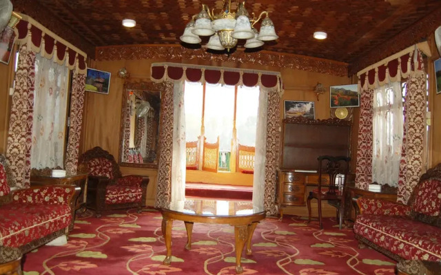 Aristotle Houseboat