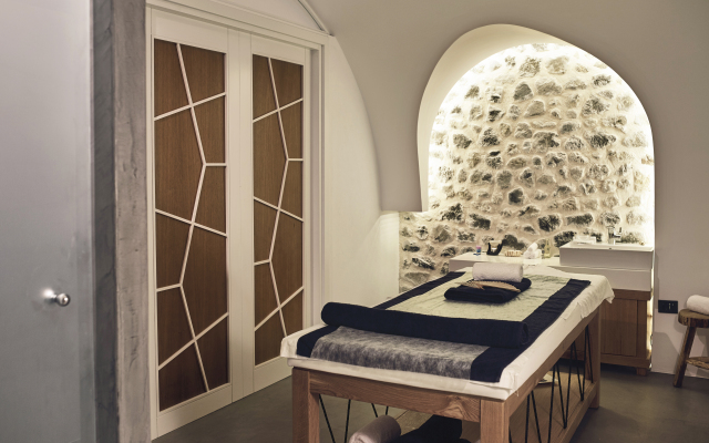 Santo Pure Oia Suites and Villas