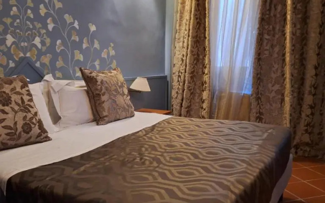 Maxim Axial Hotel