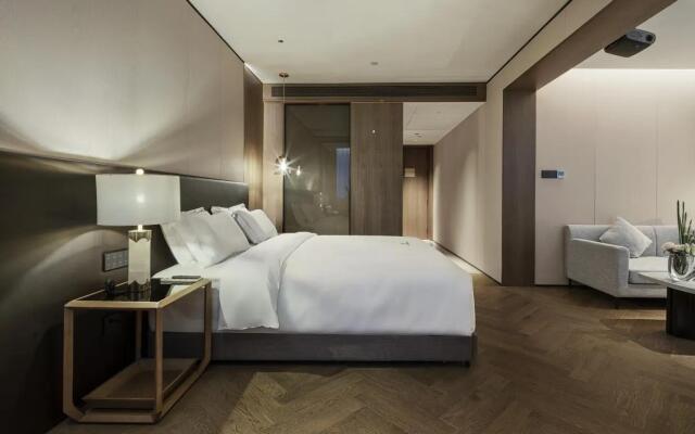 DeRucci Hotel (Shenzhen International Convention and Exhibition Center Subway Station)