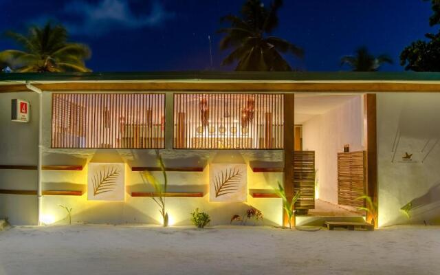 Dhiffushi White Sand Beach Hotel