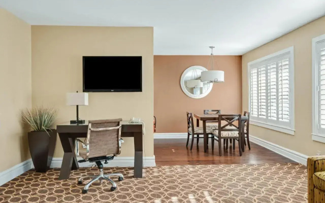 Marin Suites Hotel