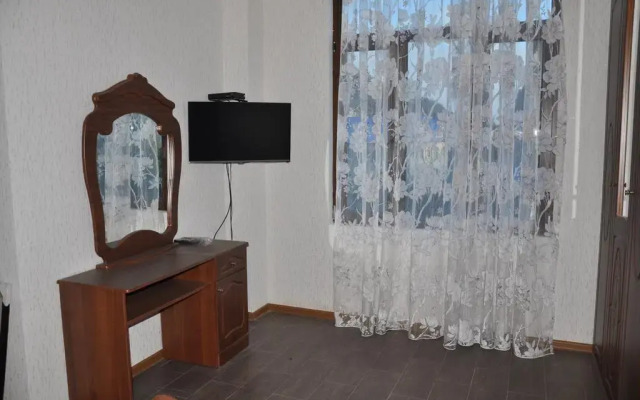 Guest House on prospect Ardzinba 257