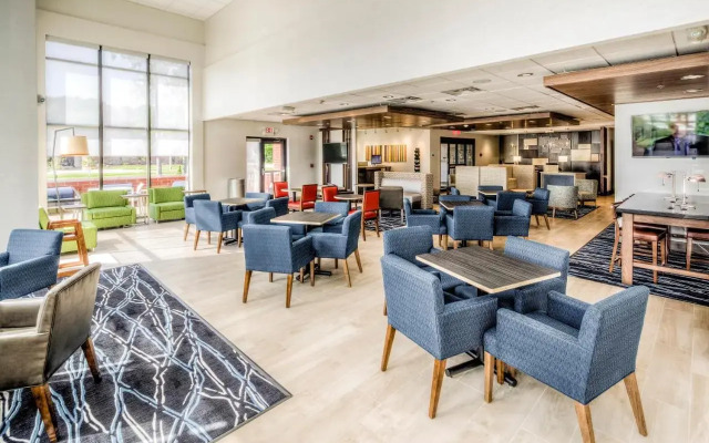 Holiday Inn Express & Suites Cleveland West - Westlake by IHG