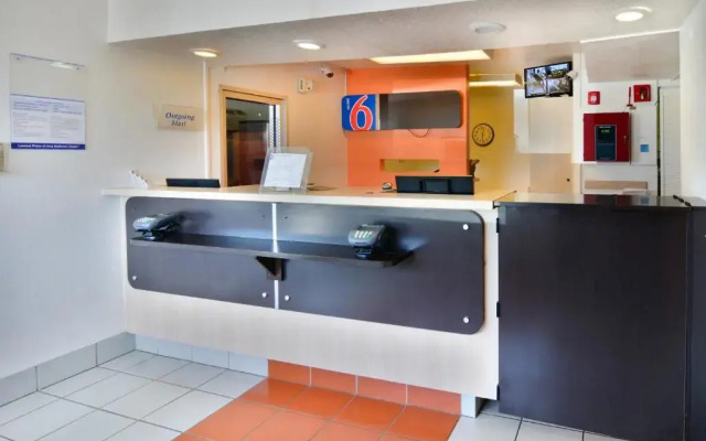 Motel 6 Galveston, TX