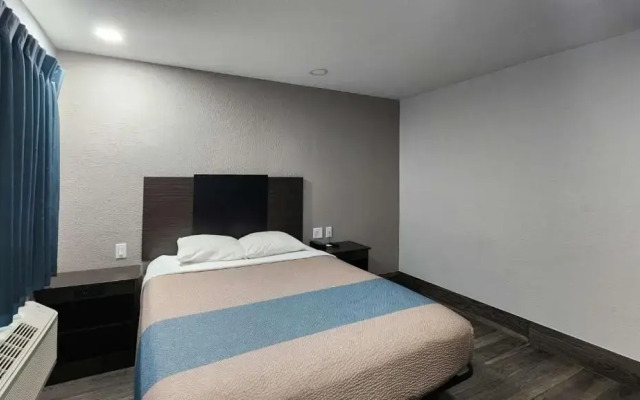 Motel 6 Galveston, TX