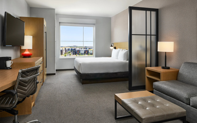 Hyatt Place Peña Station/Denver Airport