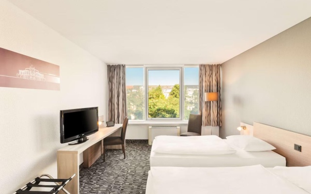 Standard Twin room (twin beds) (bed type is subject to availability)