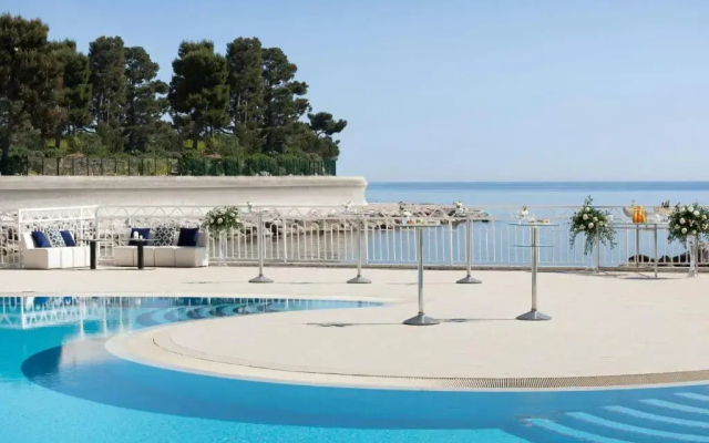 Le Meridien Beach Plaza