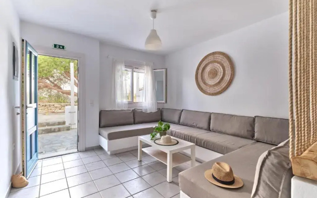 Cleopatra Seaside Homes Paros
