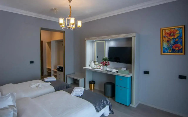 Phoenicia Express Hotel