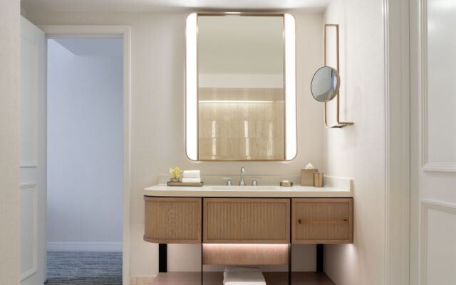 The Ritz-Carlton Dallas, Las Colinas