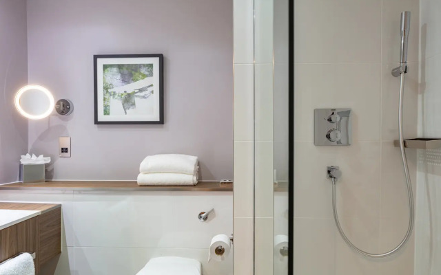 Doubletree By Hilton Edinburgh Airport