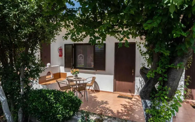 Avra Studios & Apartments