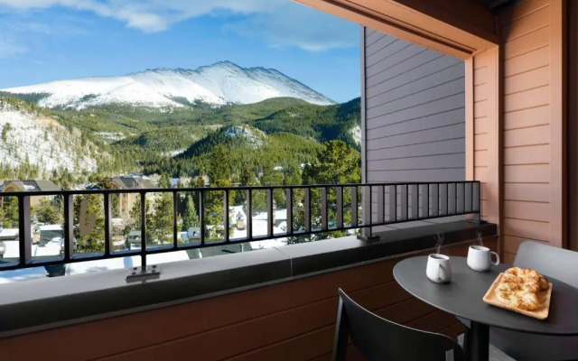 Hotel Alpenrock Breckenridge, Curio Collection by Hilton