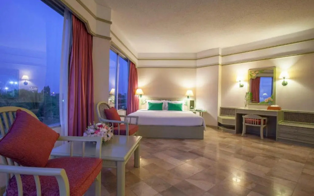 Cholchan Pattaya Beach Resort
