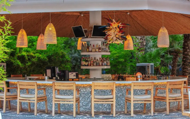 Flamingo Hotel & Spa - Pet Friendly