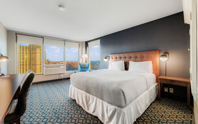 Wyndham Grand Fallsview Hotel