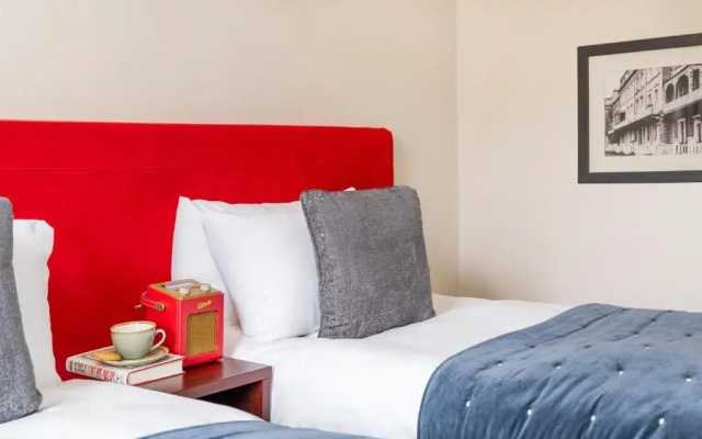 Clifton Hotel