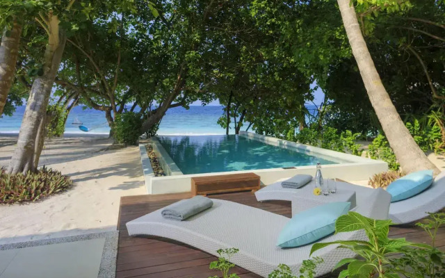 Dusit Thani Maldives Resort