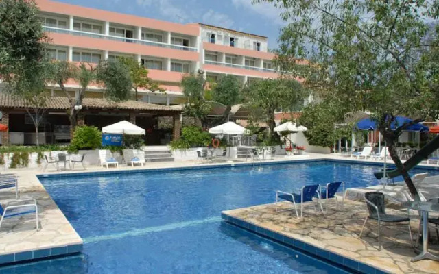 Alexandros Hotel