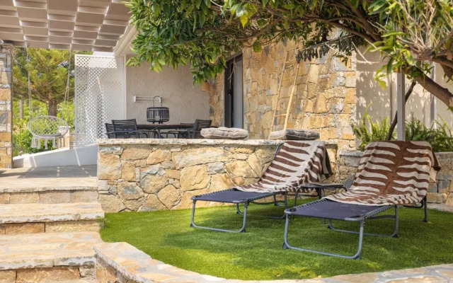 Chariclea Villa