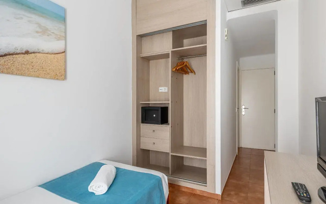 Neptuno Paguera Hostal