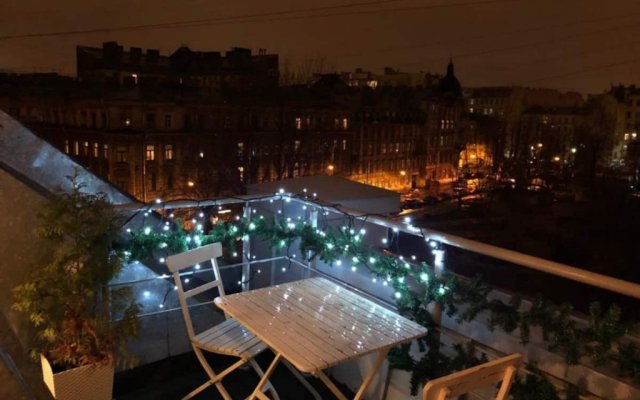 Апартаменты Мансарда с террасой в центре Санкт-Петербурга
