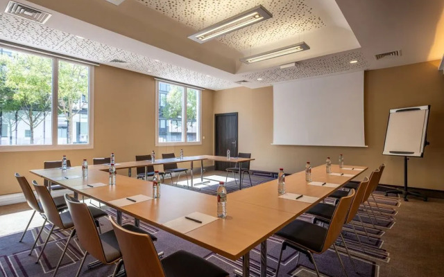 Spark by Hilton Lyon Ouest Hotel