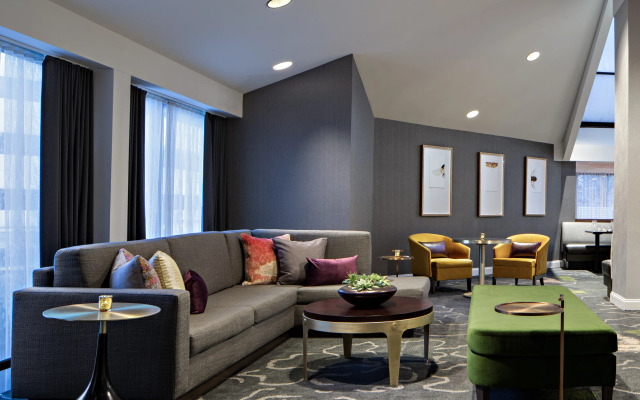 DoubleTree by Hilton Fairfield Hotel & Suites