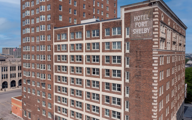 DoubleTree Suites by Hilton Hotel Detroit Downtown - Fort Shelby