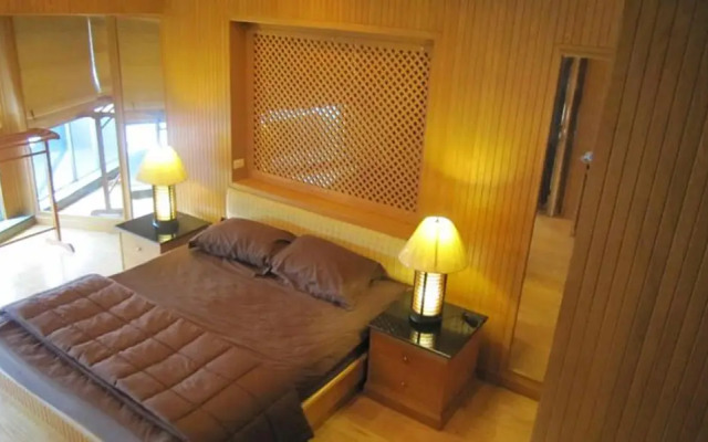 Vt1 Luxury Thai Style Service Apartment