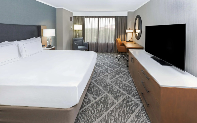 DoubleTree by Hilton Tulsa - Warren Place