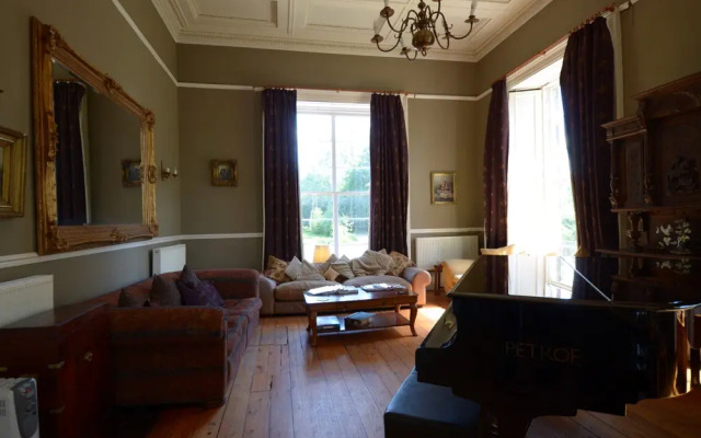 The Mansion House at Kirkhill