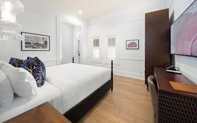Fairmount Hotel