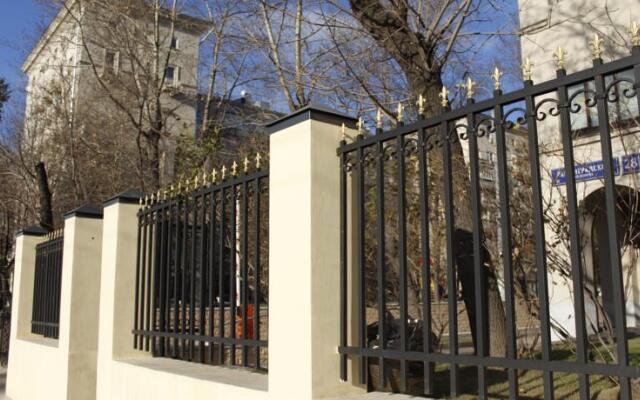 Mini-Hotel Leningradskiy 28