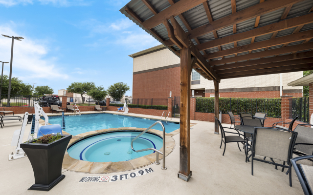 Best Western Plus Lake Dallas Inn & Suites