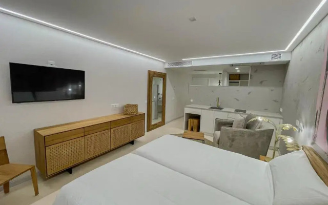 Gran Marina Suites