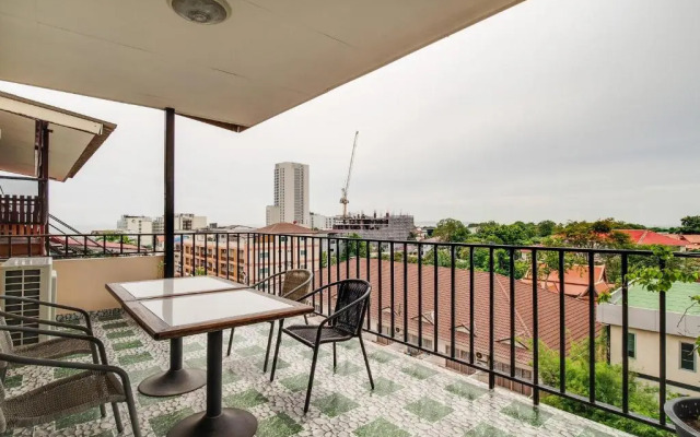 Patumnak Beach Guesthouse