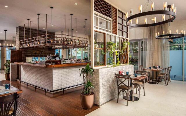 Pullman Dubai Jumeirah Lakes Towers - Hotel & Residence
