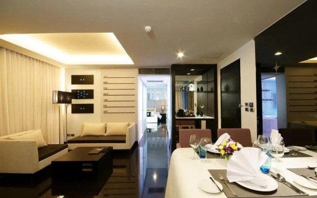 Tsix5 Hotel