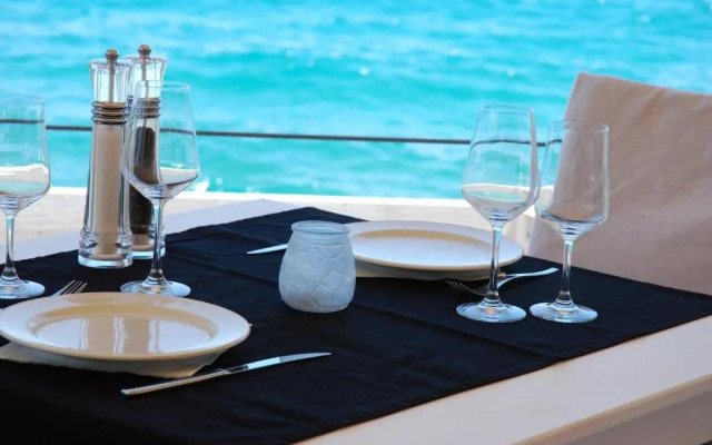 Отель Kanelli Beach