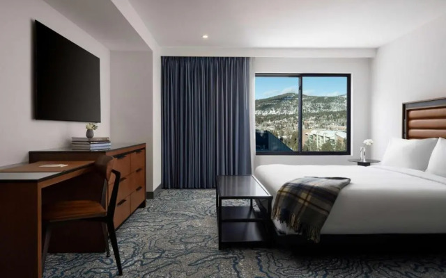 Hotel Alpenrock Breckenridge, Curio Collection by Hilton