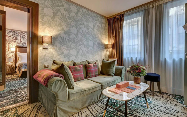 The One Alma Paris