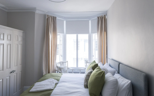 Brighton Marina House Hotel - B&B