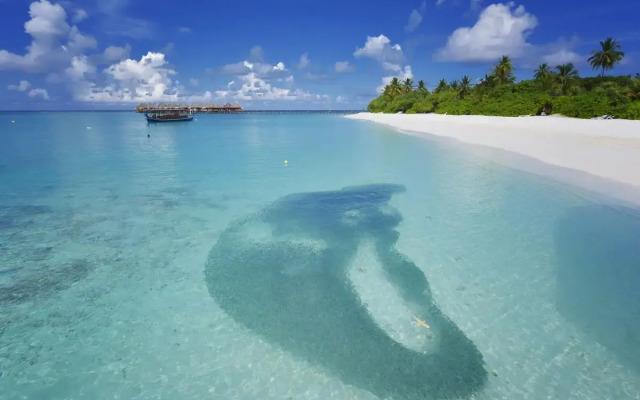 Angaga Island Resort & Spa