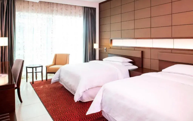 Отель Four Points by Sheraton Sharjah